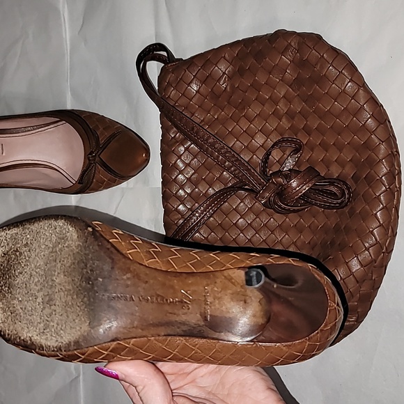 Bottega Veneta Signature Intrecciato Weave & Bow Accented Pumps Size 37.5 - Picture 6 of 7
